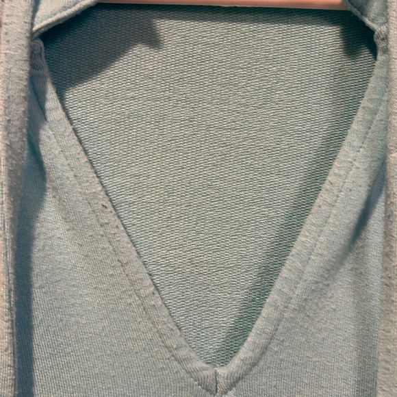 Lilly Pulitzer Blue Ibiza Luxletics Cassi Popover top size small - Picture 11 of 16